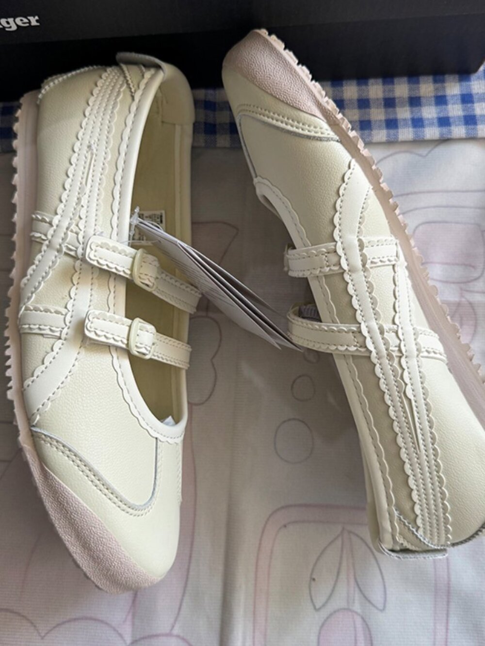 Onitsuka Tiger Mexico 66 Tgrs Cream Sneakers - Picture 6 of 7